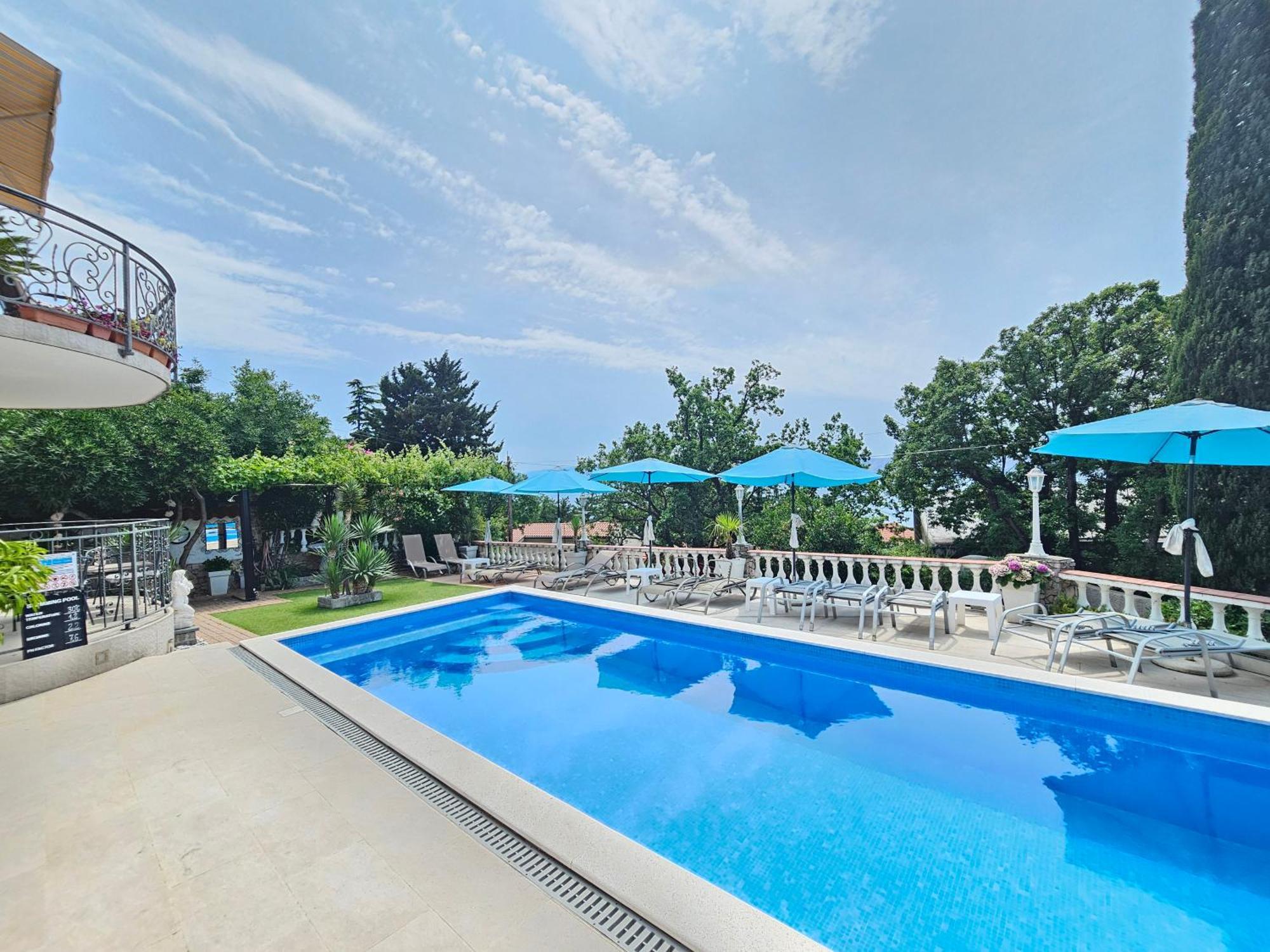 Apartments Villa Vera Нови Винодолски Екстериор снимка